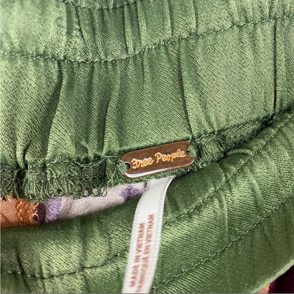 Free People - floral leaf multicolored shorts - Picture 3 of 4